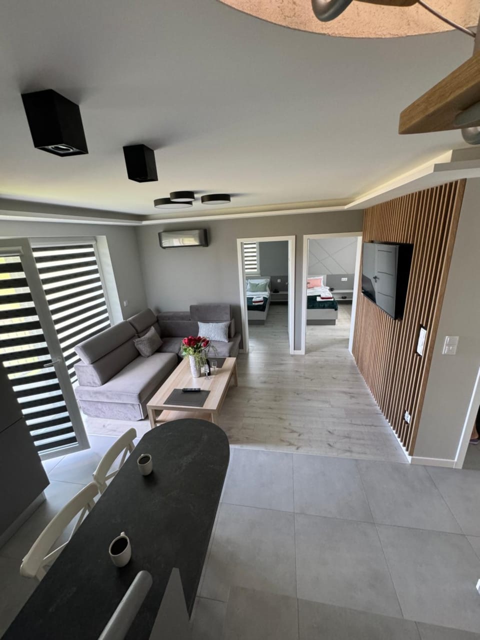 TV and multimedia, Kitchen or kitchenette, Living room, Seating area, Dining area