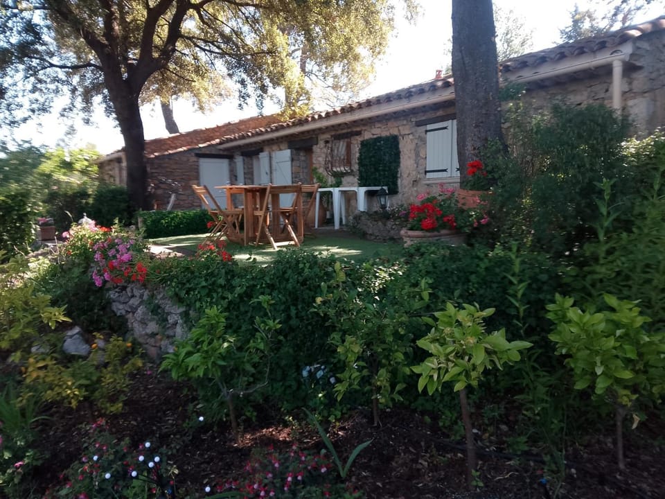 Bastidon Domaine Lhelion House in Lorgues