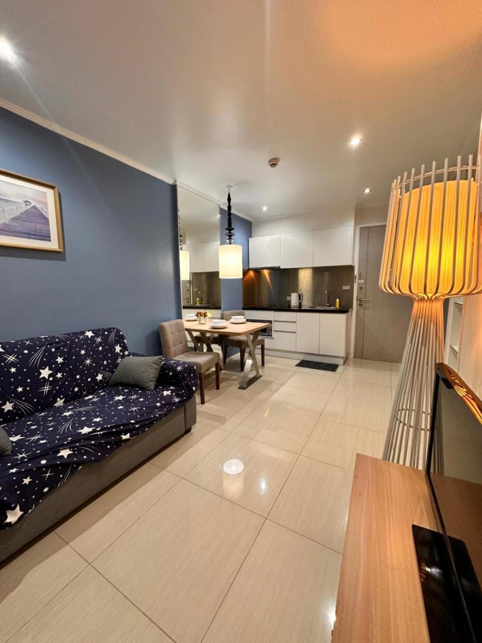 Seating area, Dining area