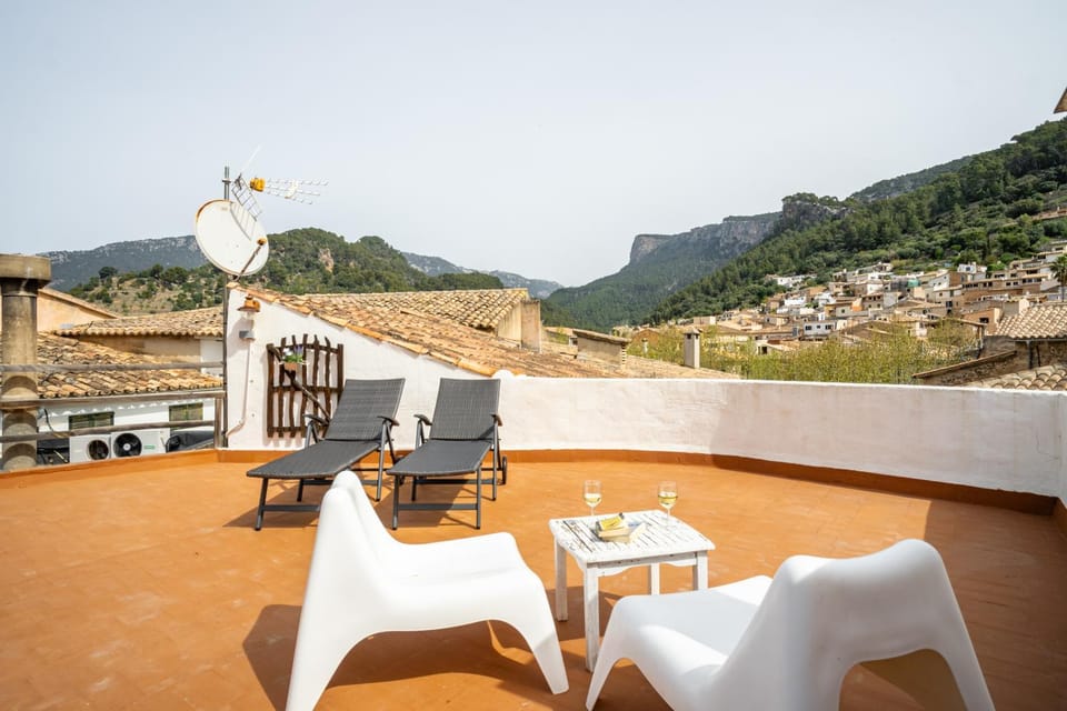 Natural landscape, View (from property/room), Balcony/Terrace, Cycling, Mountain view