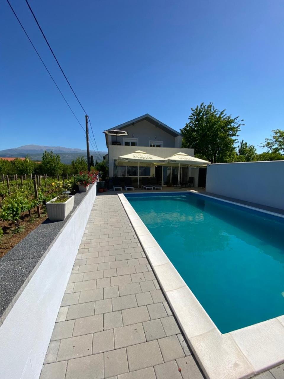 Property building, Day, Balcony/Terrace, Pool view, Swimming pool