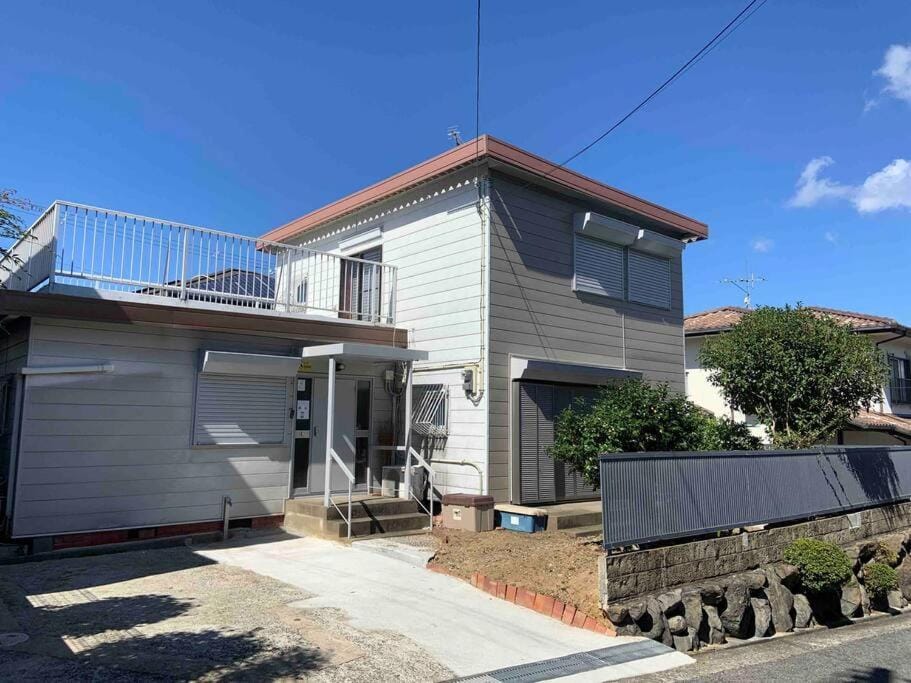 Property building, Day