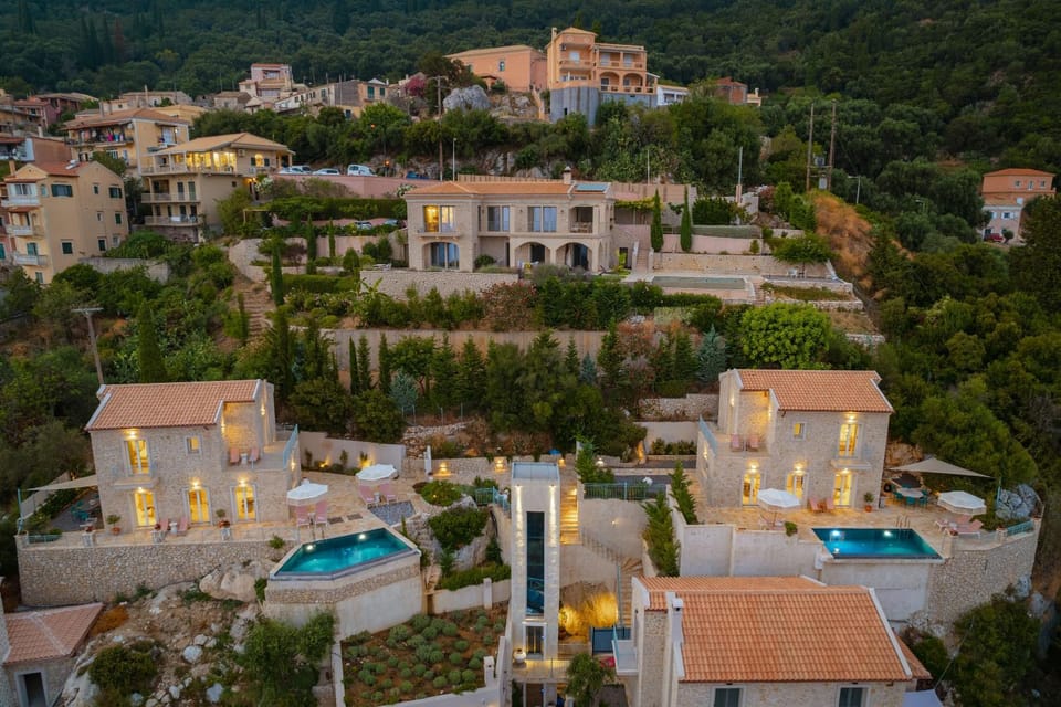 Property building, Bird's eye view, Pool view, Swimming pool, elevator