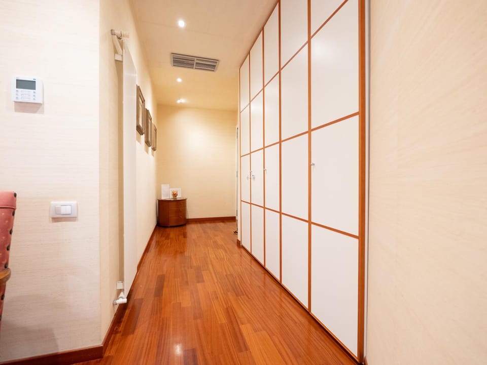 wardrobe, air conditioner