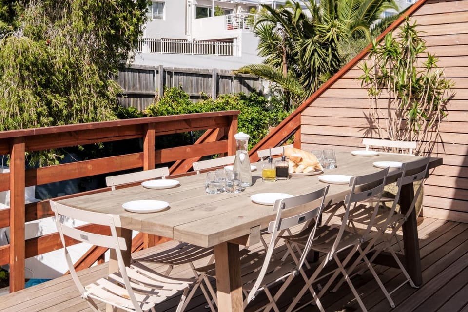View (from property/room), Balcony/Terrace, Dining area, Garden view