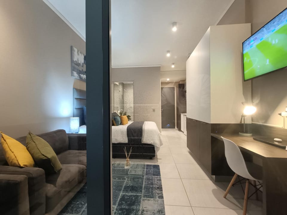 Comfort at 1320 Menlyn Maine Residences Apartment in Pretoria