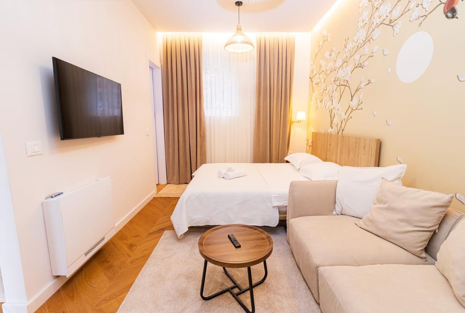 Bed, Photo of the whole room