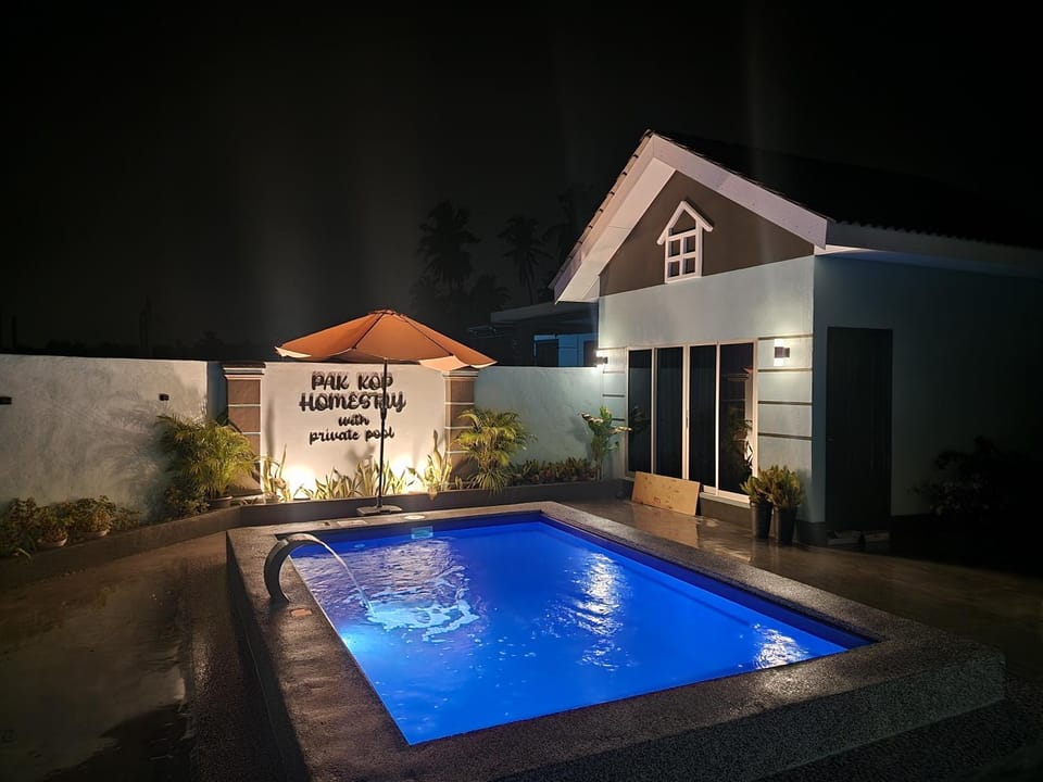ISLAMIC Pak Kop Homestay with private pool House in Penang