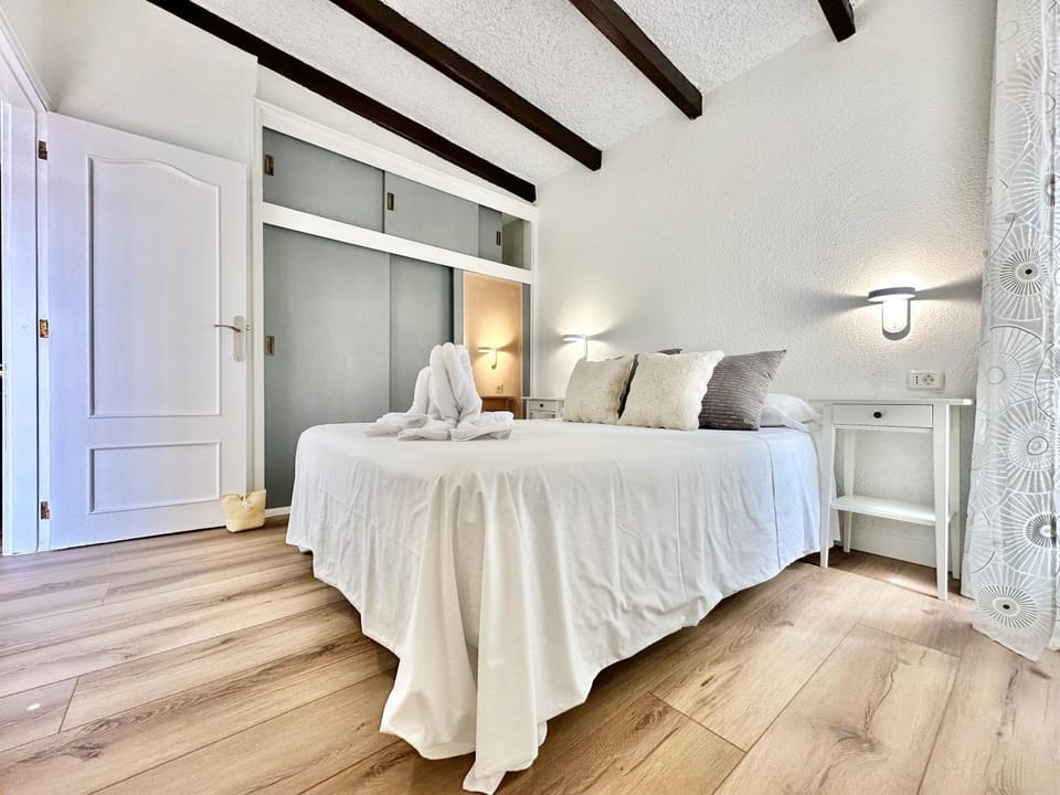 Bed, Bedroom, wardrobe