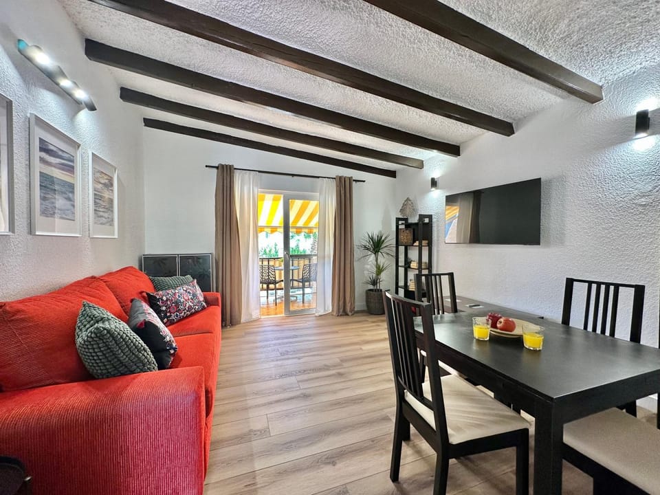 TV and multimedia, Living room, Dining area