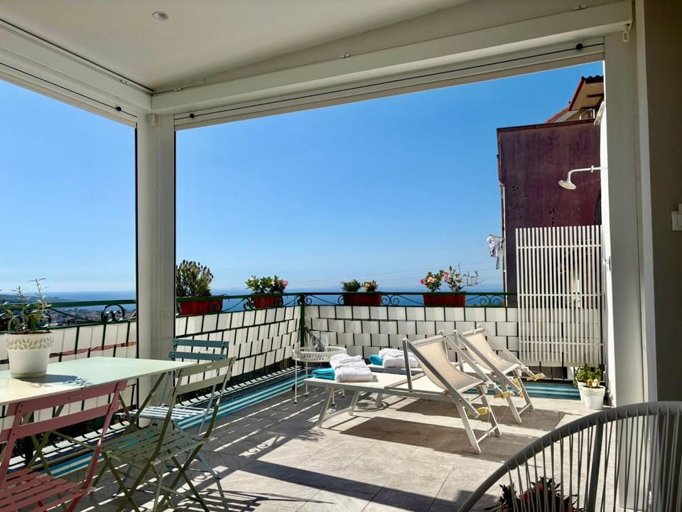 Maresca's Rooftop Sea View Sorrento Apartment in Piano di Sorrento
