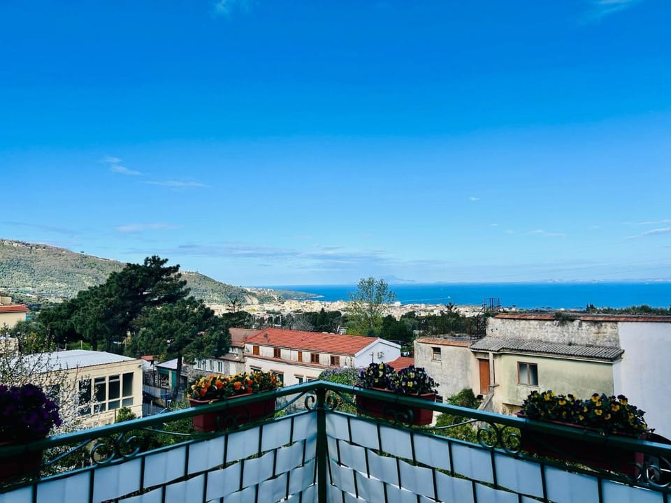 Natural landscape, Balcony/Terrace, Sea view