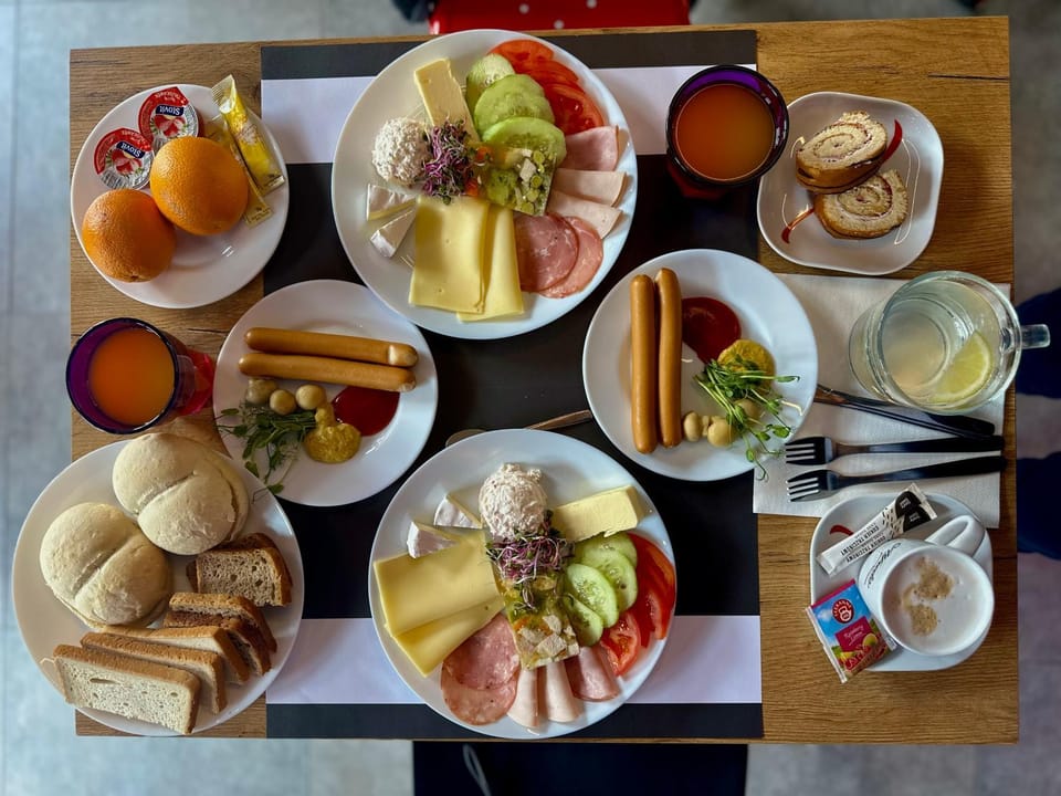 Food and drinks, Food, Breakfast, Drinks