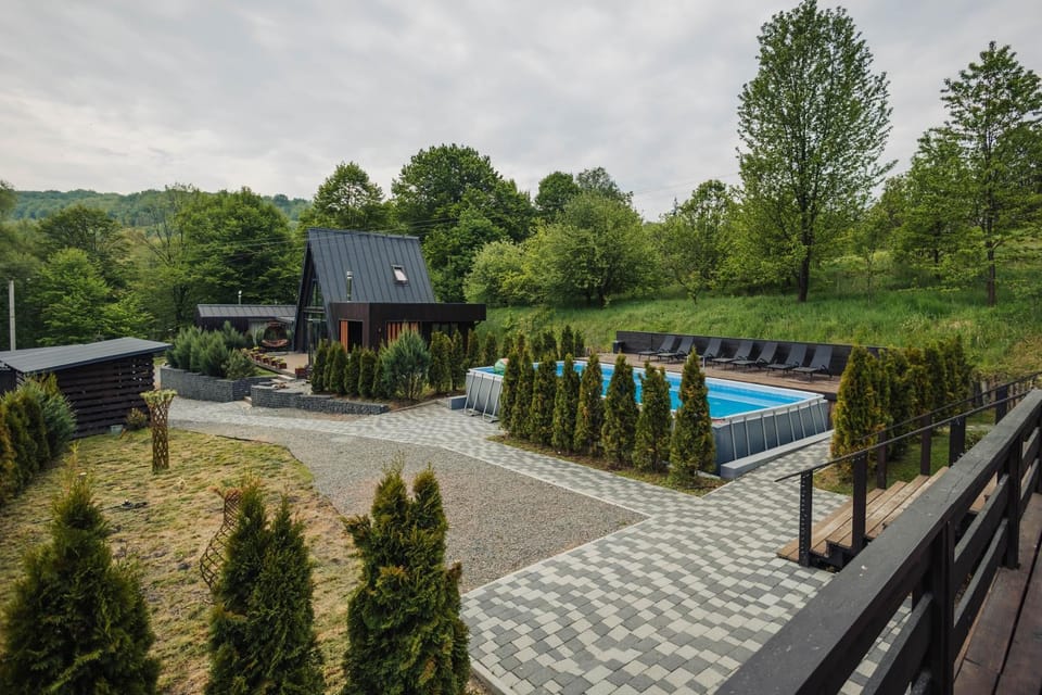 Shale Maidan Chalet in Lviv Oblast