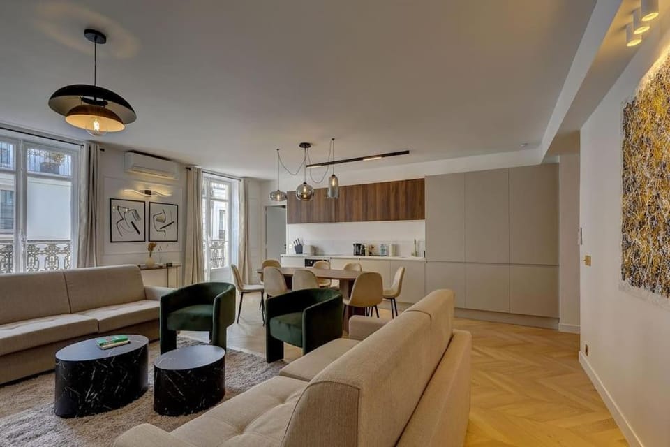 Sublime Apartment Champs Elysées 8Guests 3Bdr Apartment in Paris