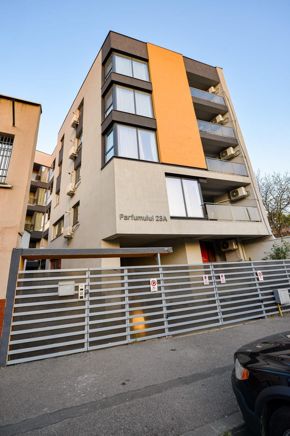 Property building, Day, Parking
