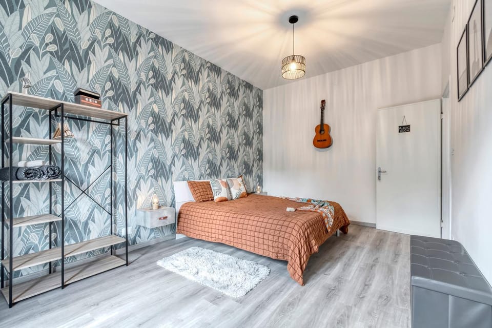 Bed, Photo of the whole room, Bedroom, wardrobe