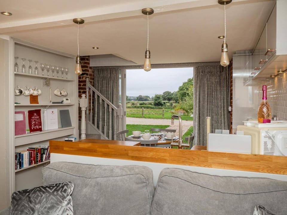 Maple Barn: Lux Rural Retreat Near Norfolk Coast House in Broadland District