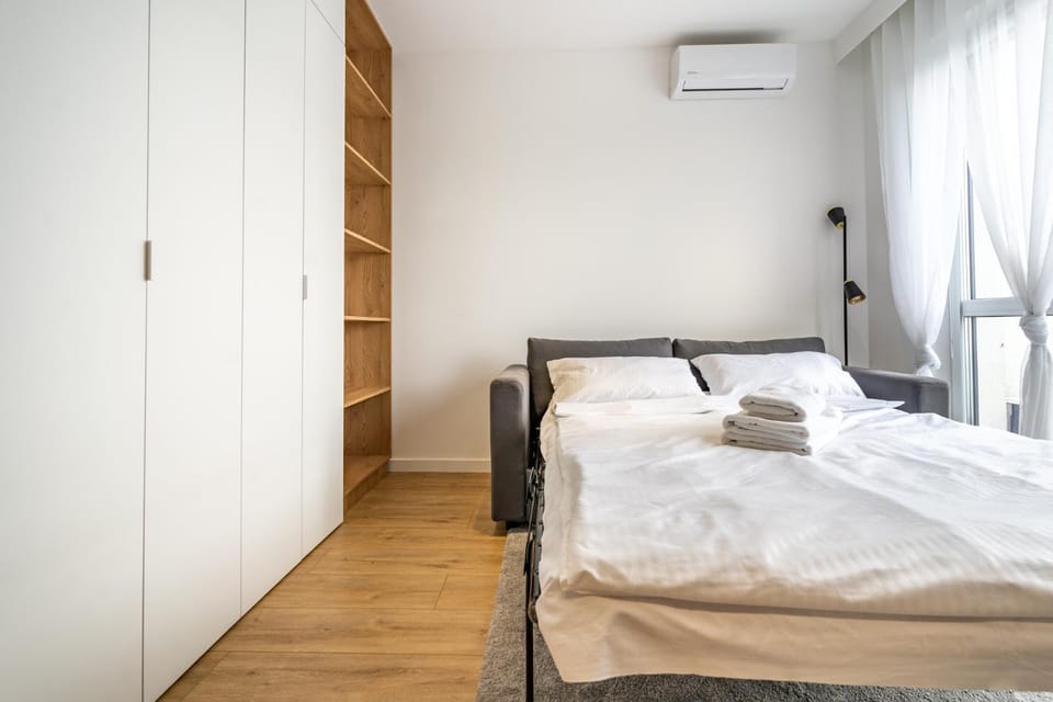 Bed, Photo of the whole room, Bedroom, towels, wardrobe, air conditioner