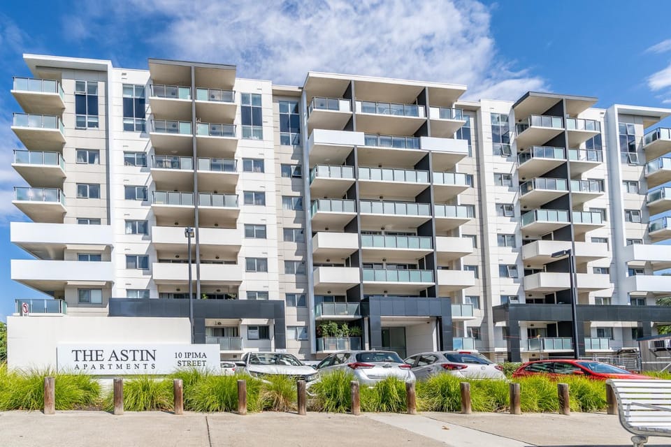 Property building, Street view, Parking