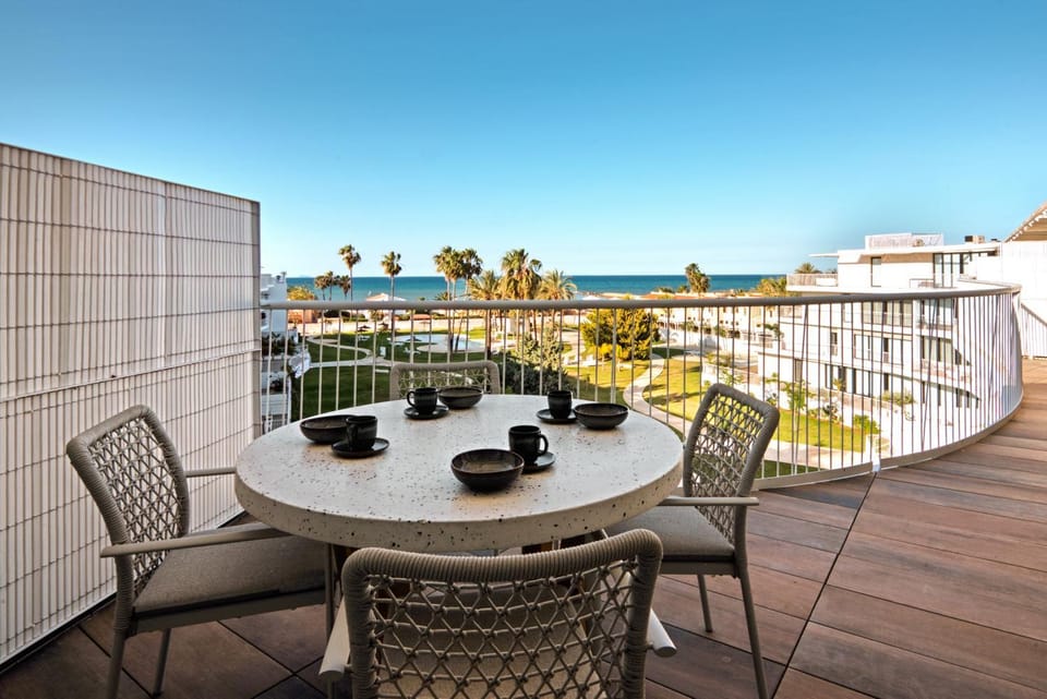 Balcony/Terrace, Dining area