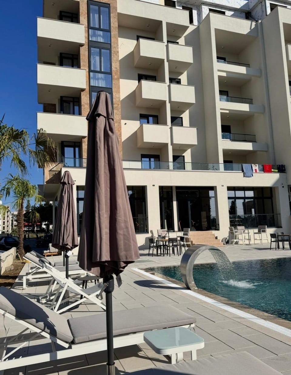 Day, Swimming pool