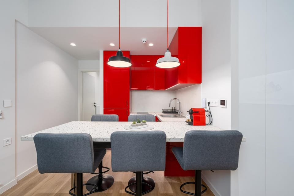 Kitchen or kitchenette, Living room, Seating area, Dining area