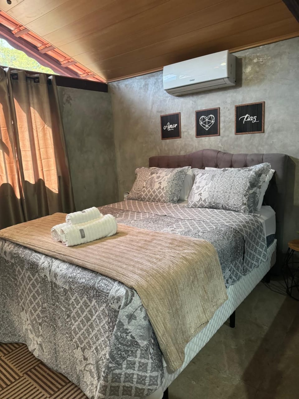 Chalé 05 com hidro e cozinha no coração de Penedo Nature lodge in Resende