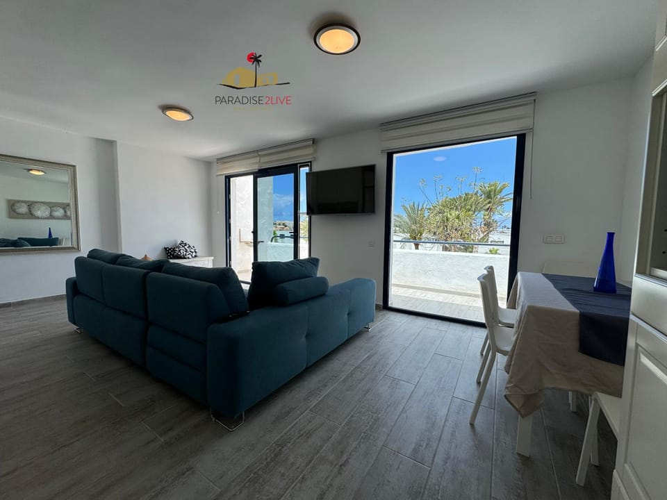 TV and multimedia, Living room, Dining area, Garden view