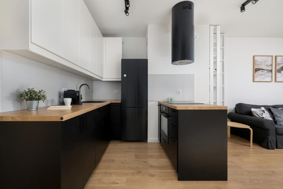 Kitchen or kitchenette, Living room, Seating area, Dining area