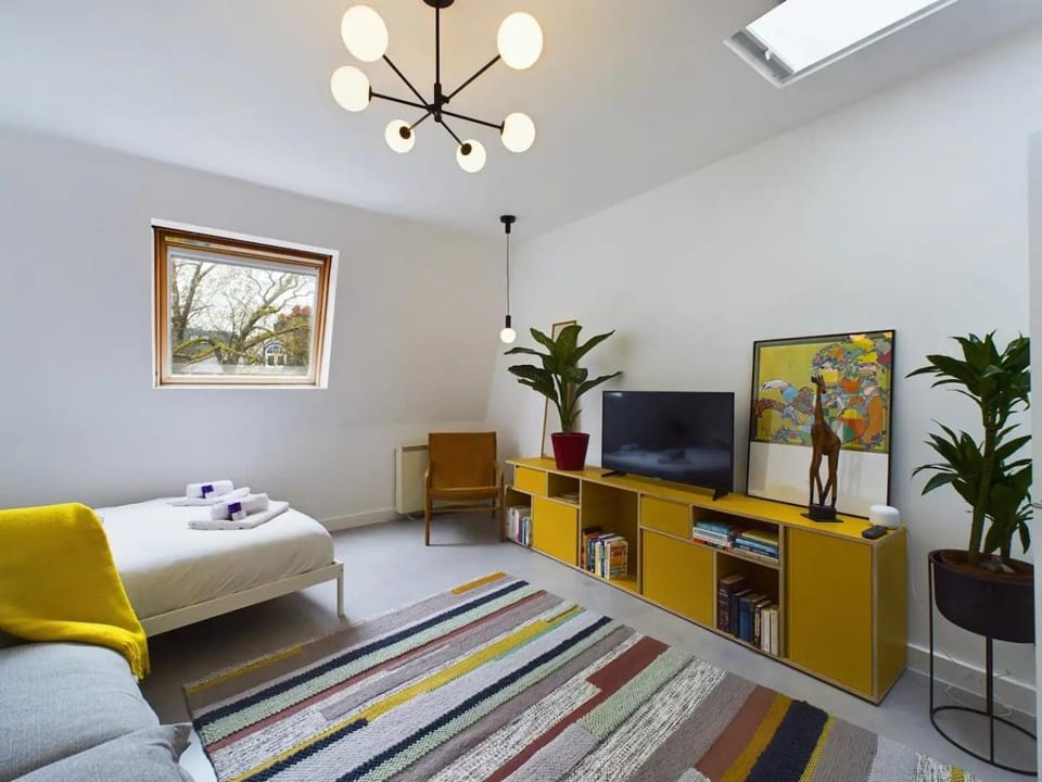 Living room, Other, Seating area, Evening entertainment