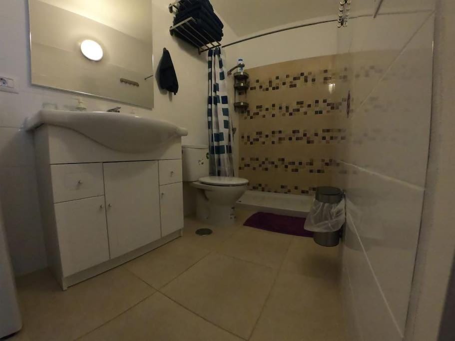 Shower, Bathroom, towels