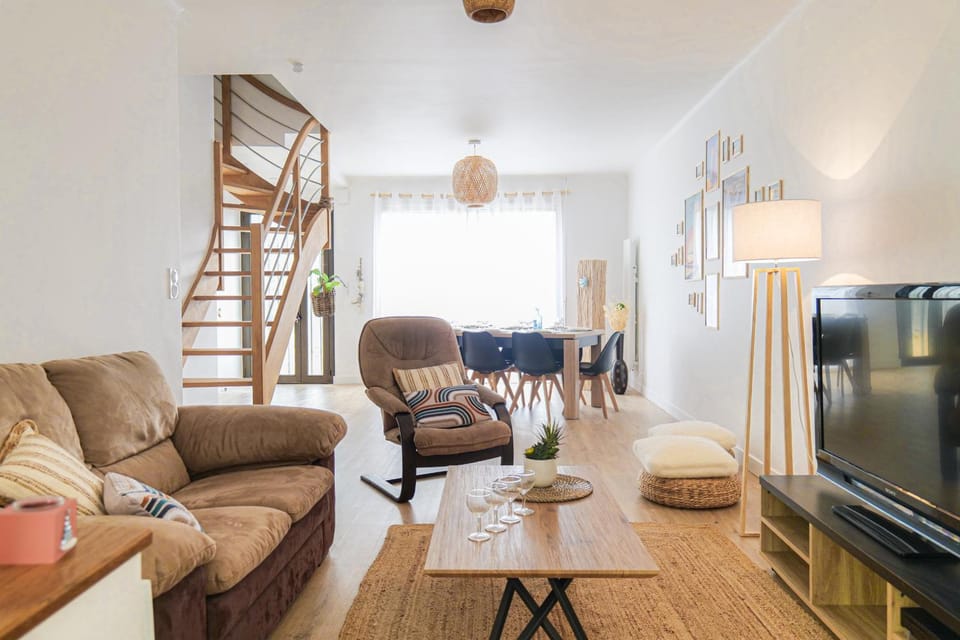 Communal lounge/ TV room, Living room