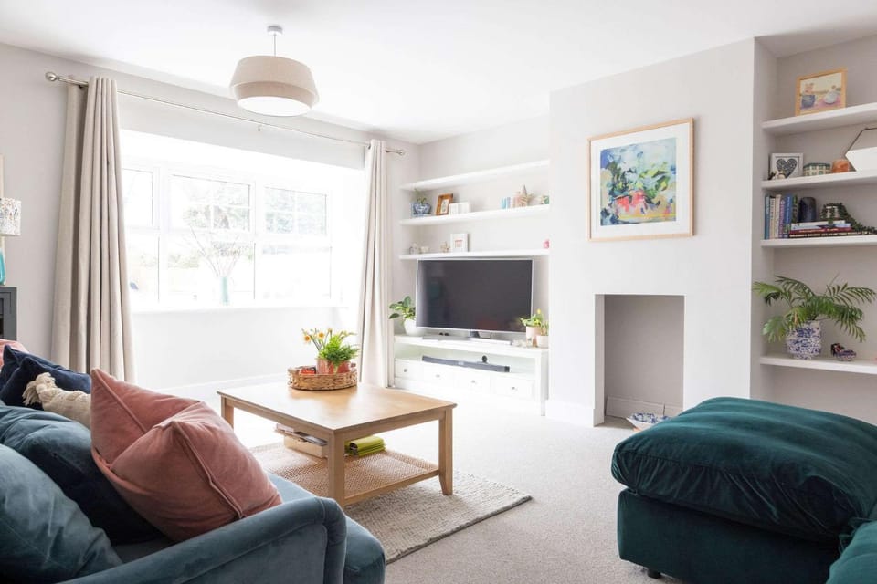 Luxury 4BR Chichester Home for 10 House in Chichester