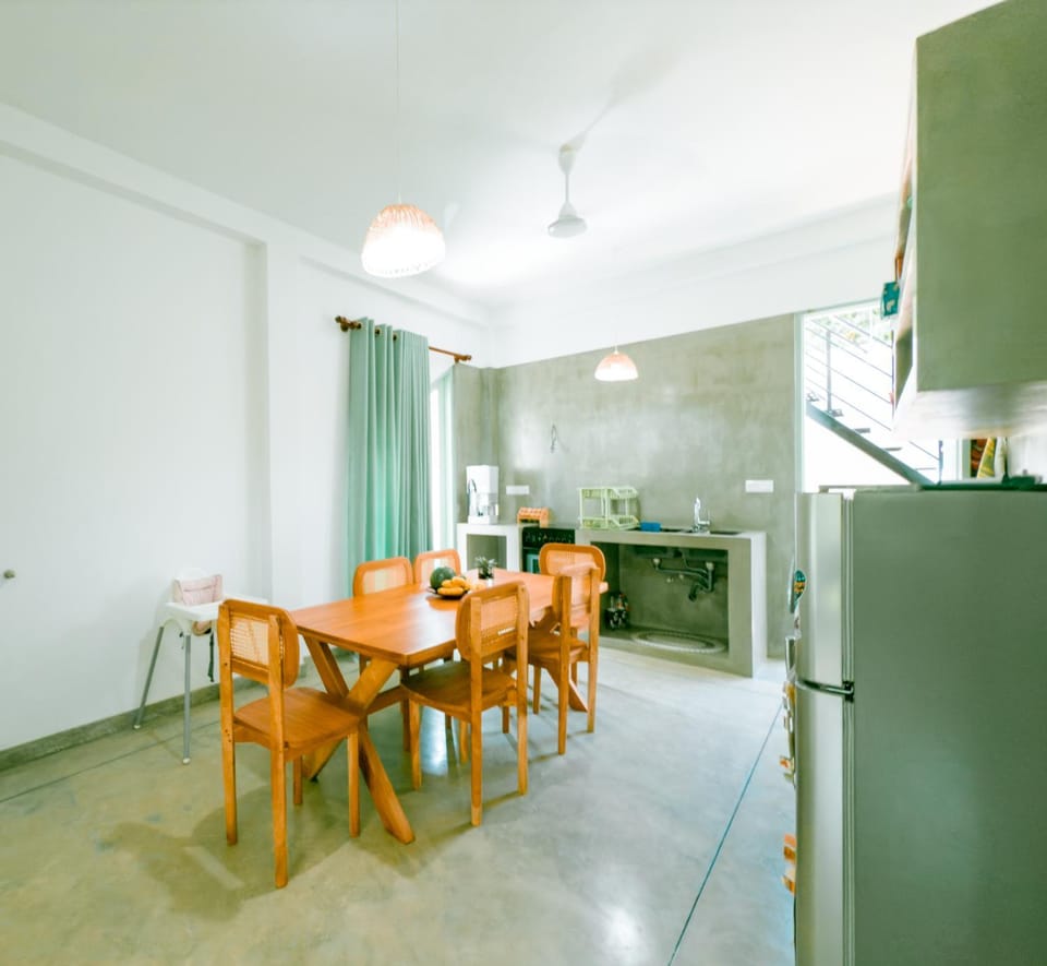 Kitchen or kitchenette, oven