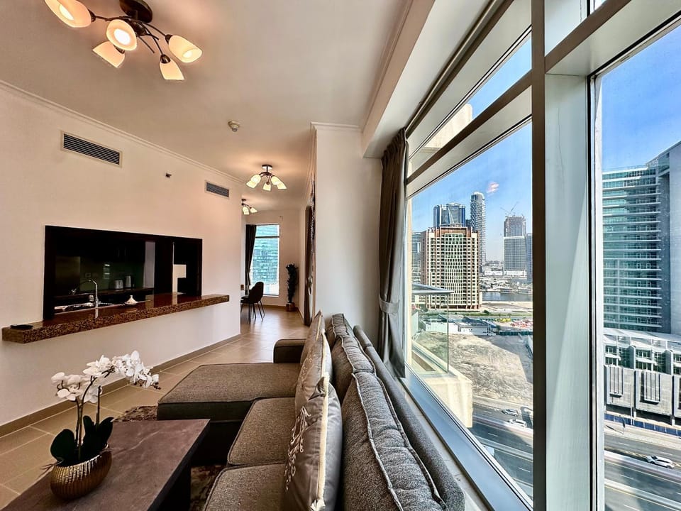 Lux BnB I Burj Views I City Views Apartment in Dubai