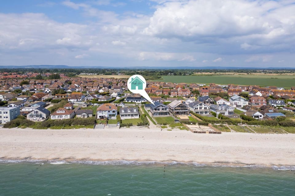 Hamptons Style Lux Beach house House in Chichester District