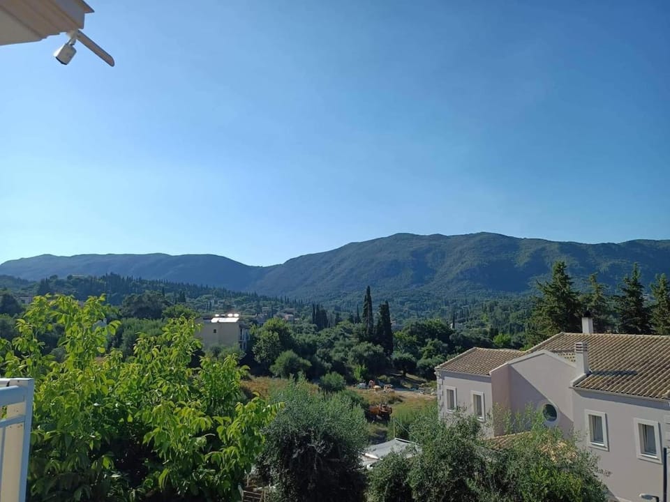 Kalemi House, Spacious 2BR Home with Garden near Ipsos and Dassia Apartment in Corfu, Greece