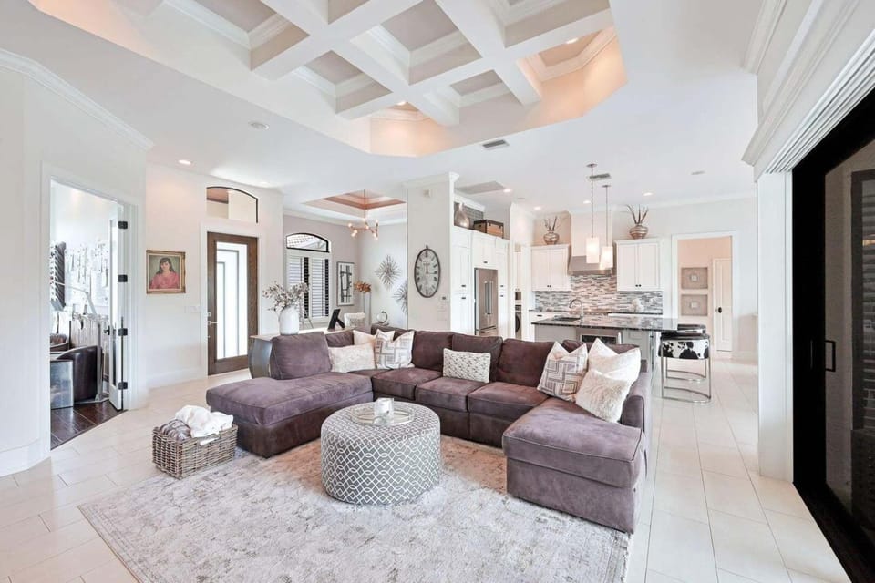 4BR Ritzy Marco Home l Lush Pool House in Marco Island