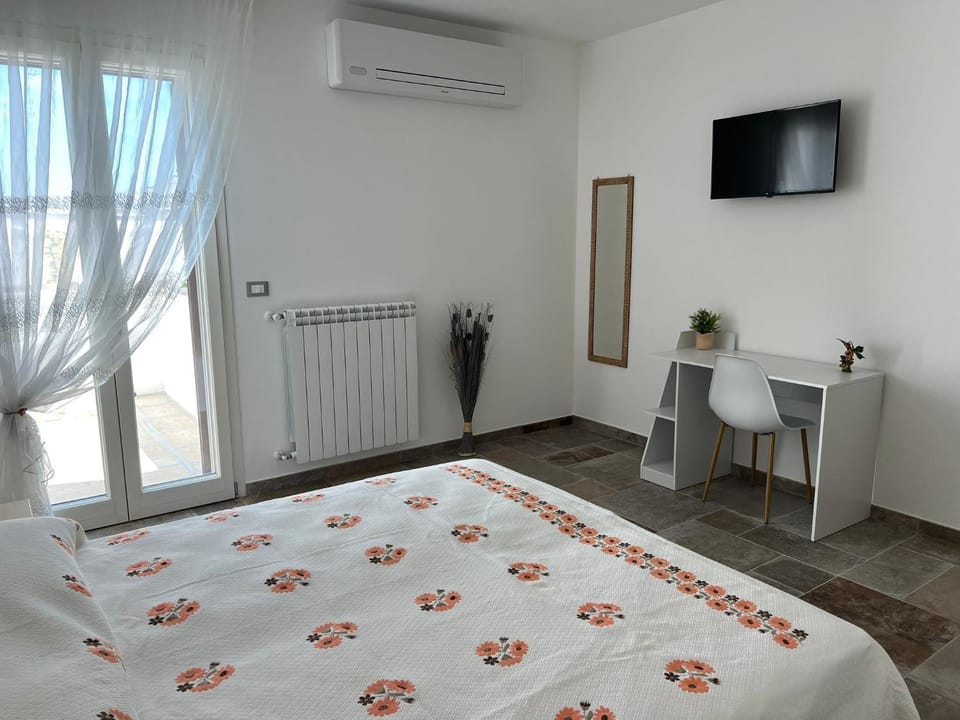 TV and multimedia, Photo of the whole room