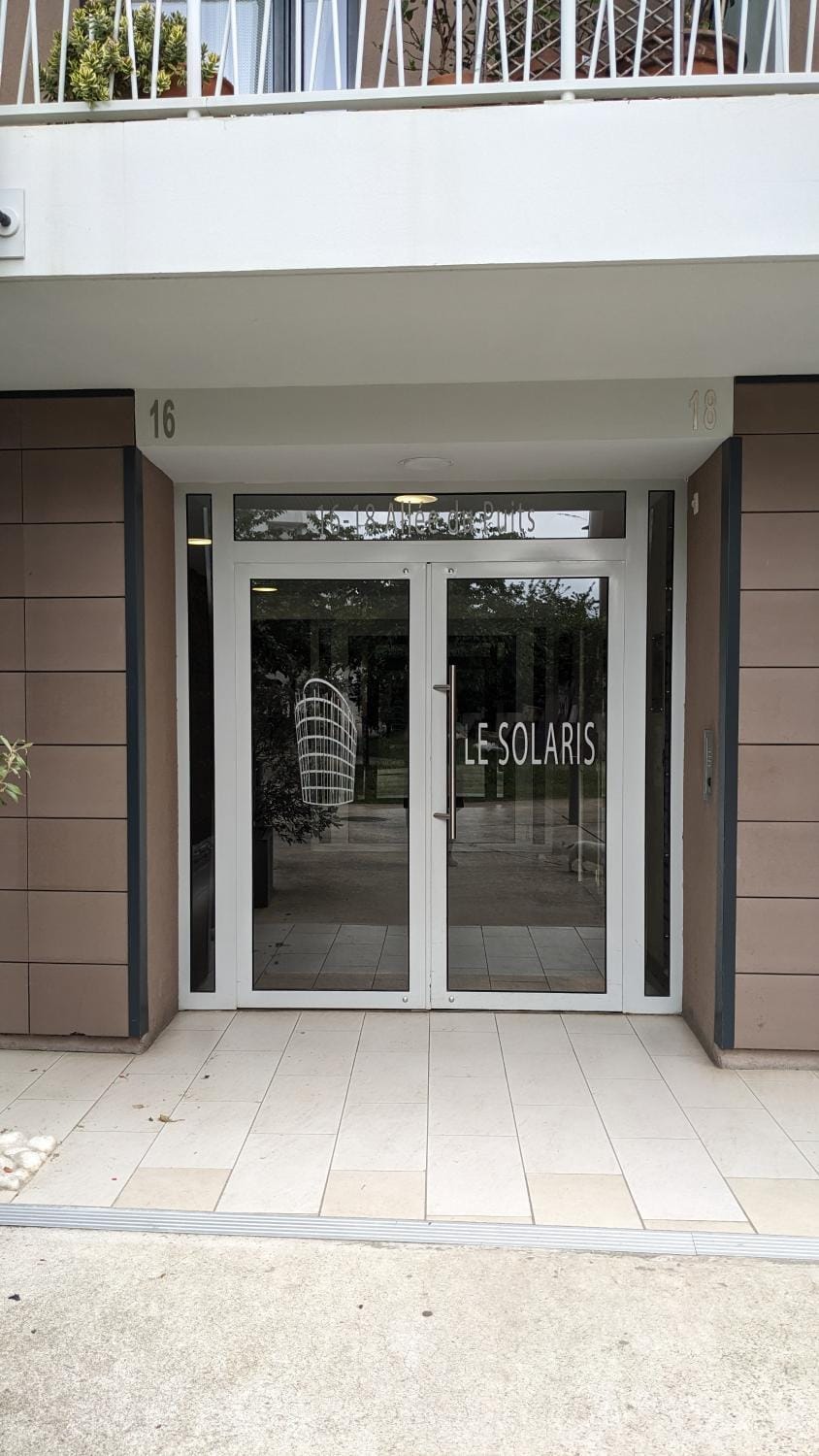 Property building, Facade/entrance, acessibility