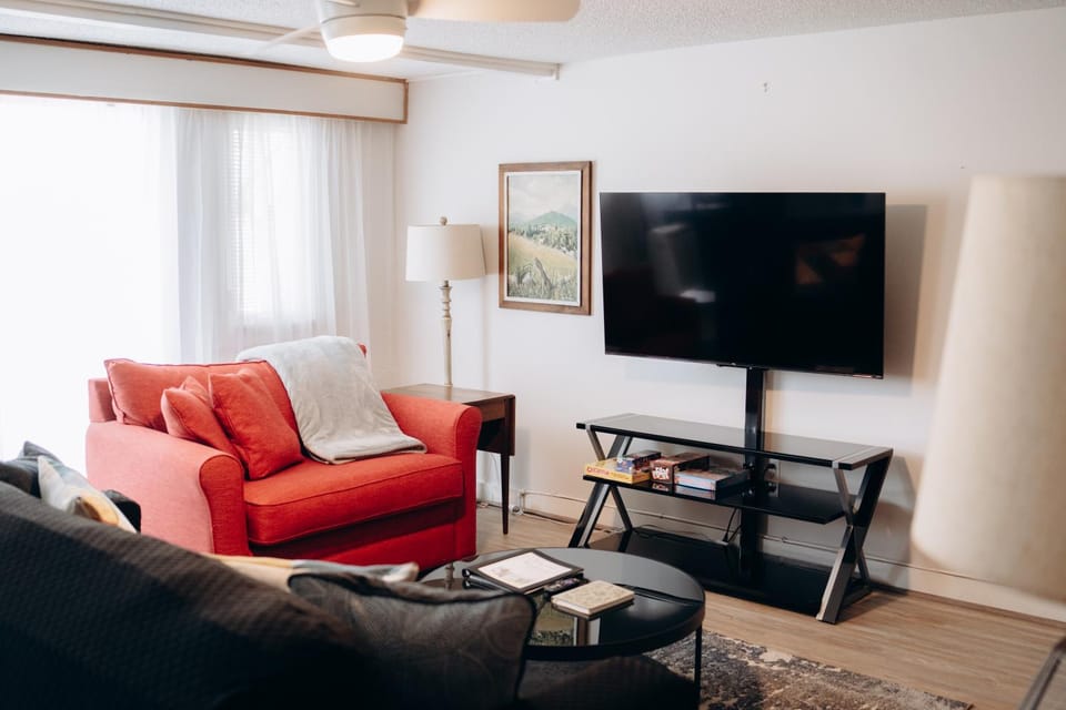 TV and multimedia, Living room, Seating area