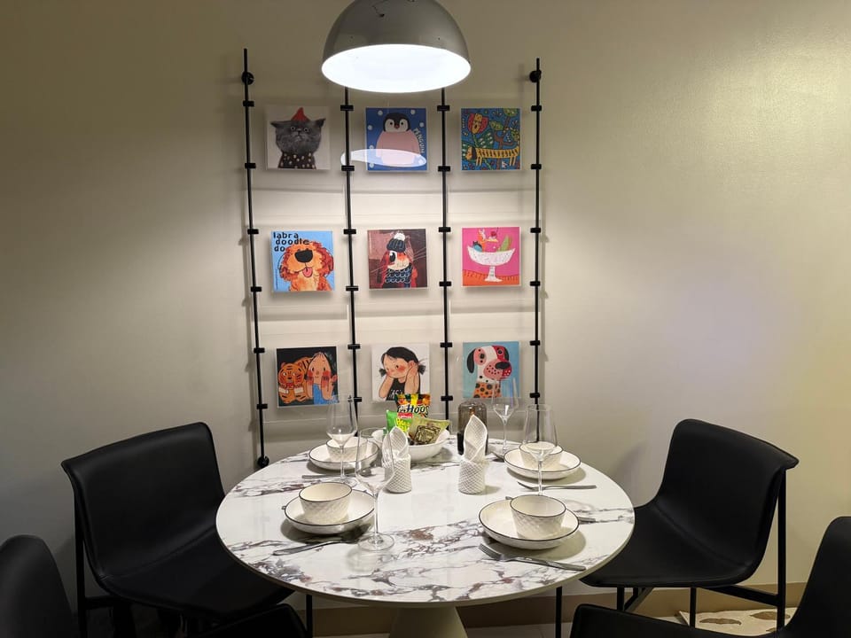 Living room, Dining area