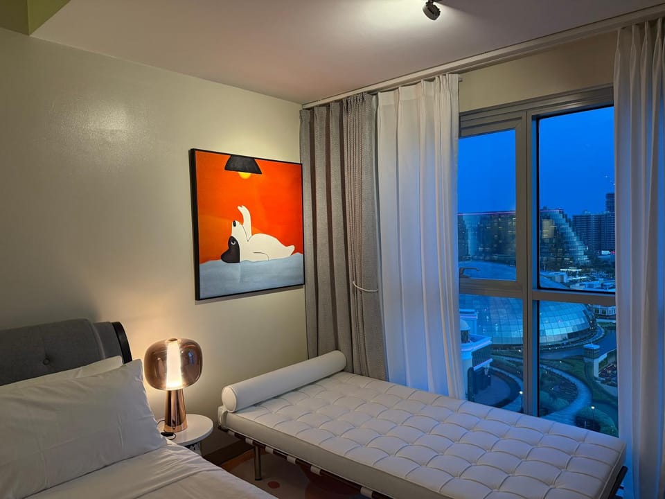 Bed, Photo of the whole room, Pool view, Swimming pool