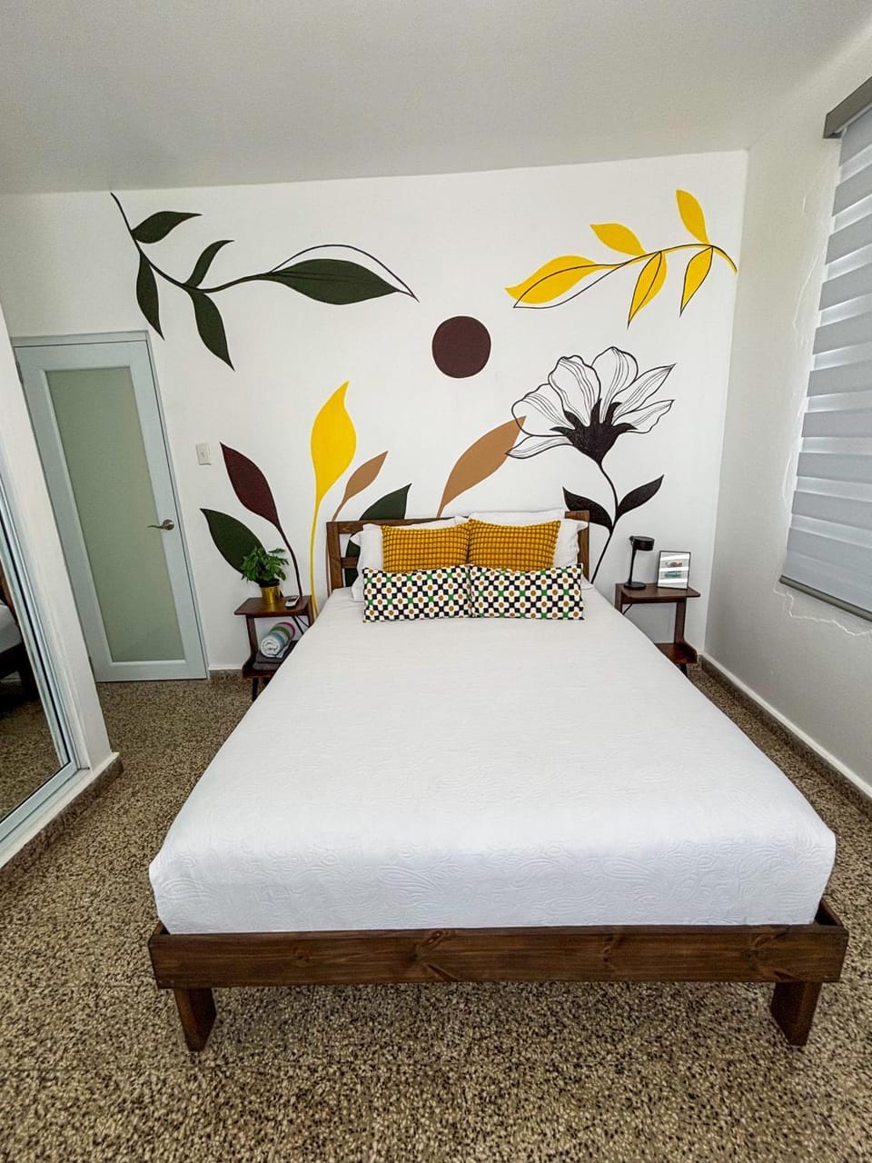 Bed, Photo of the whole room, Bedroom