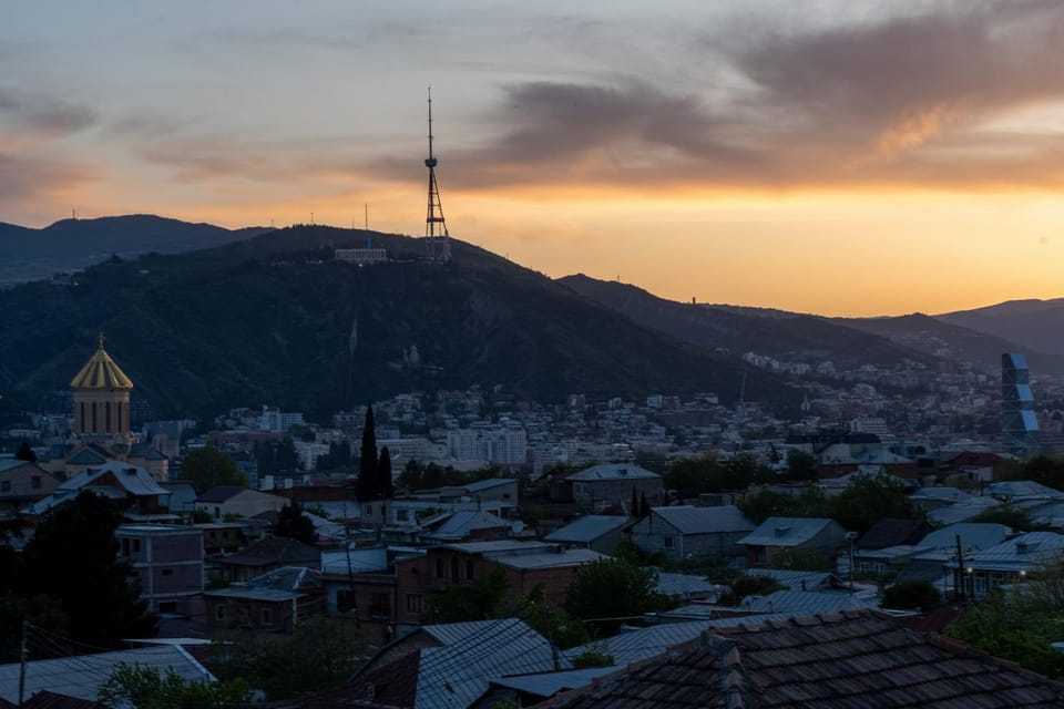 Nearby landmark, Natural landscape, Balcony/Terrace, City view, Mountain view, Sunset
