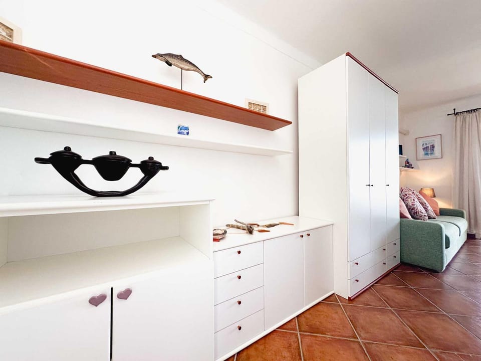 Living room, Seating area, wardrobe
