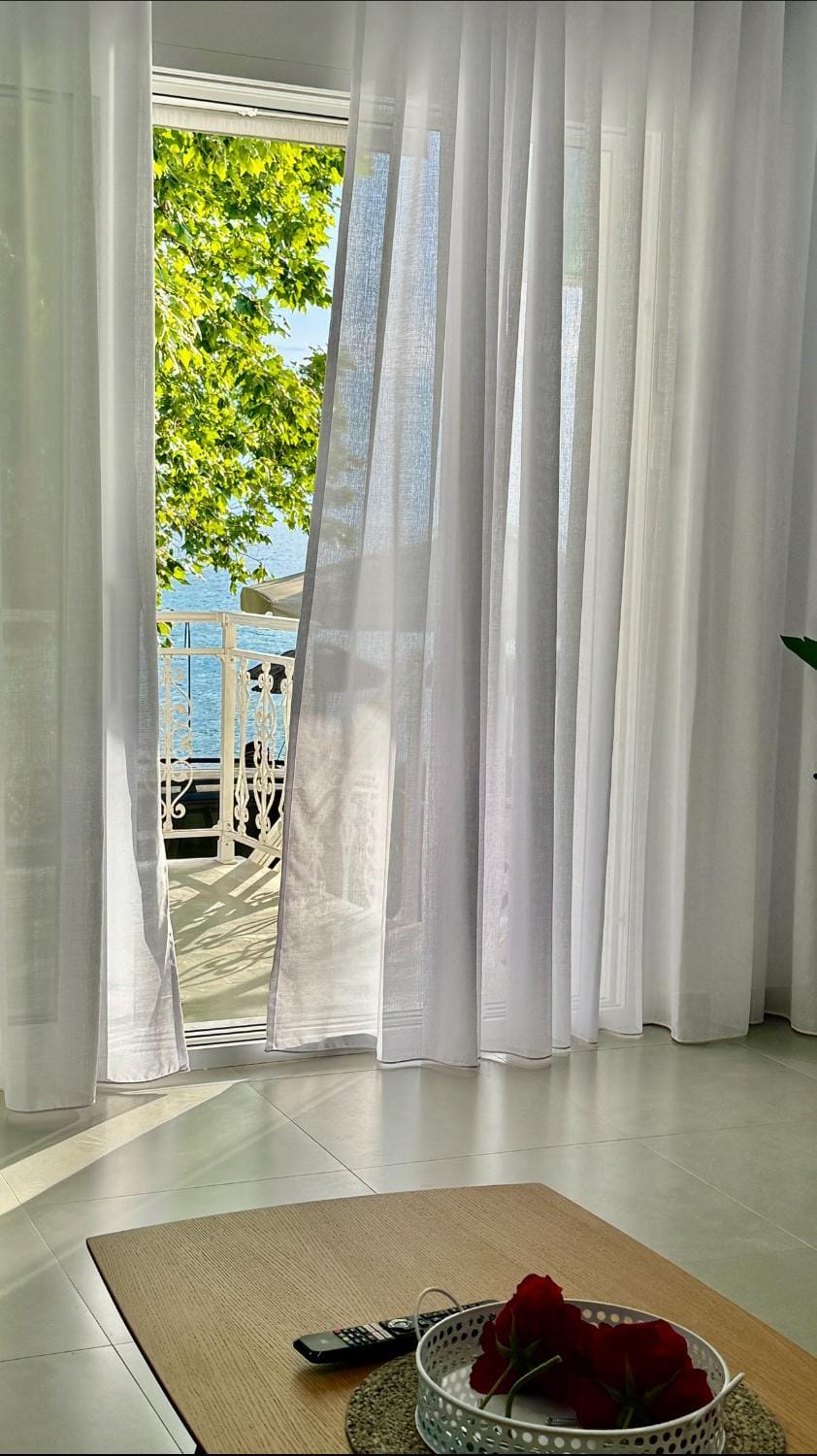 View (from property/room), Balcony/Terrace, Sea view