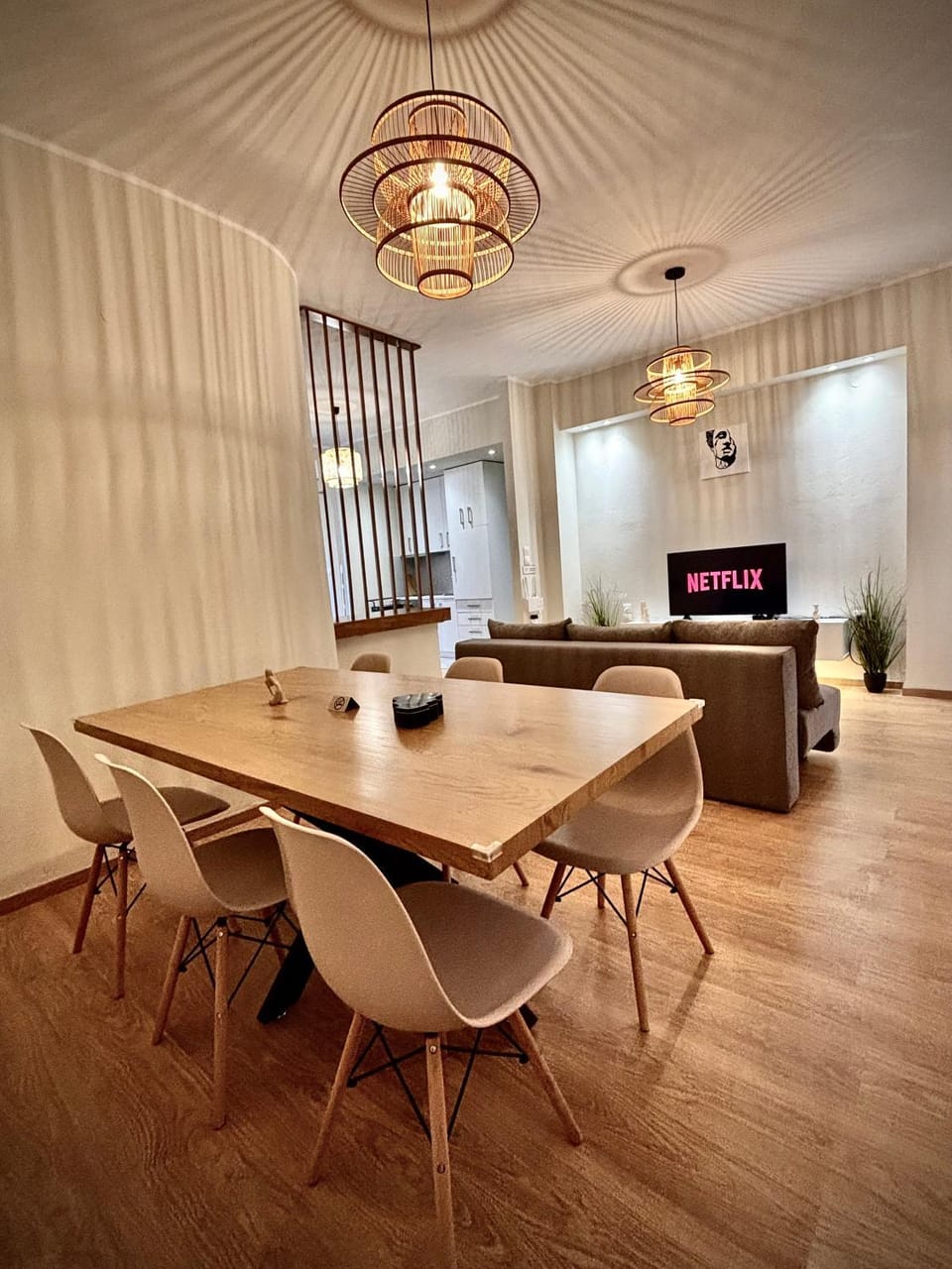 Living room, Seating area, Dining area