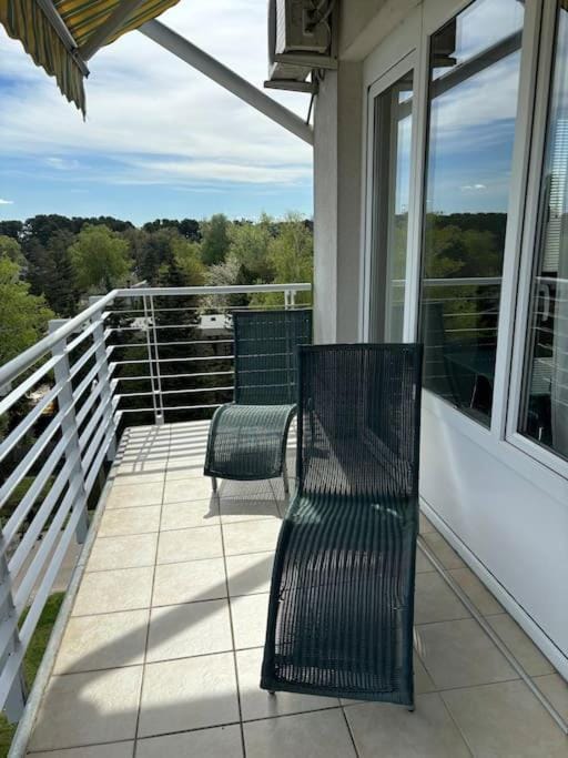 Balcony/Terrace, sunbed